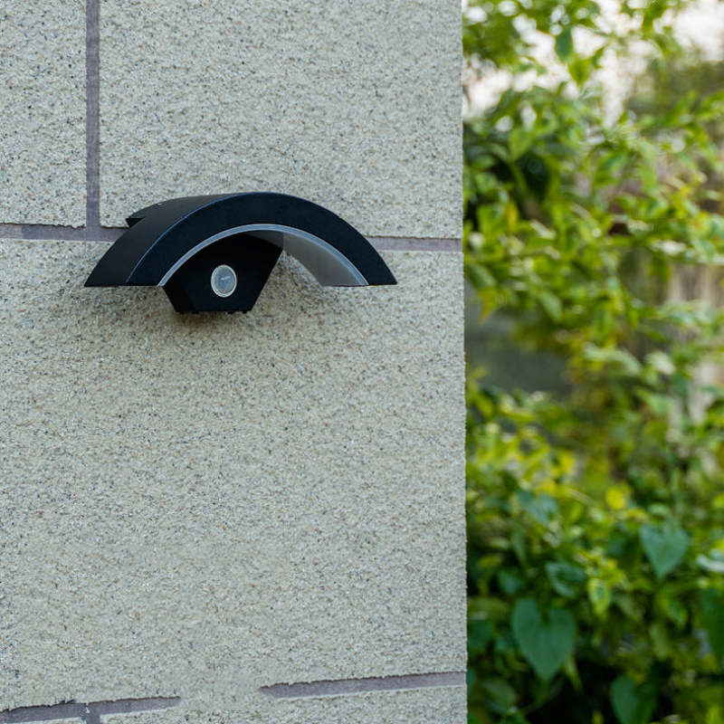 Arc-Shaped Outdoor Wall Lamp – Black, Motion Sensor or Steady
