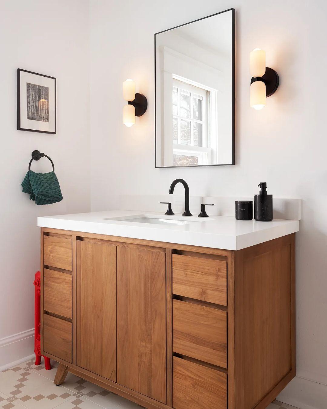 Contemporary Double-Head Wall Light – Vibrant Colors
