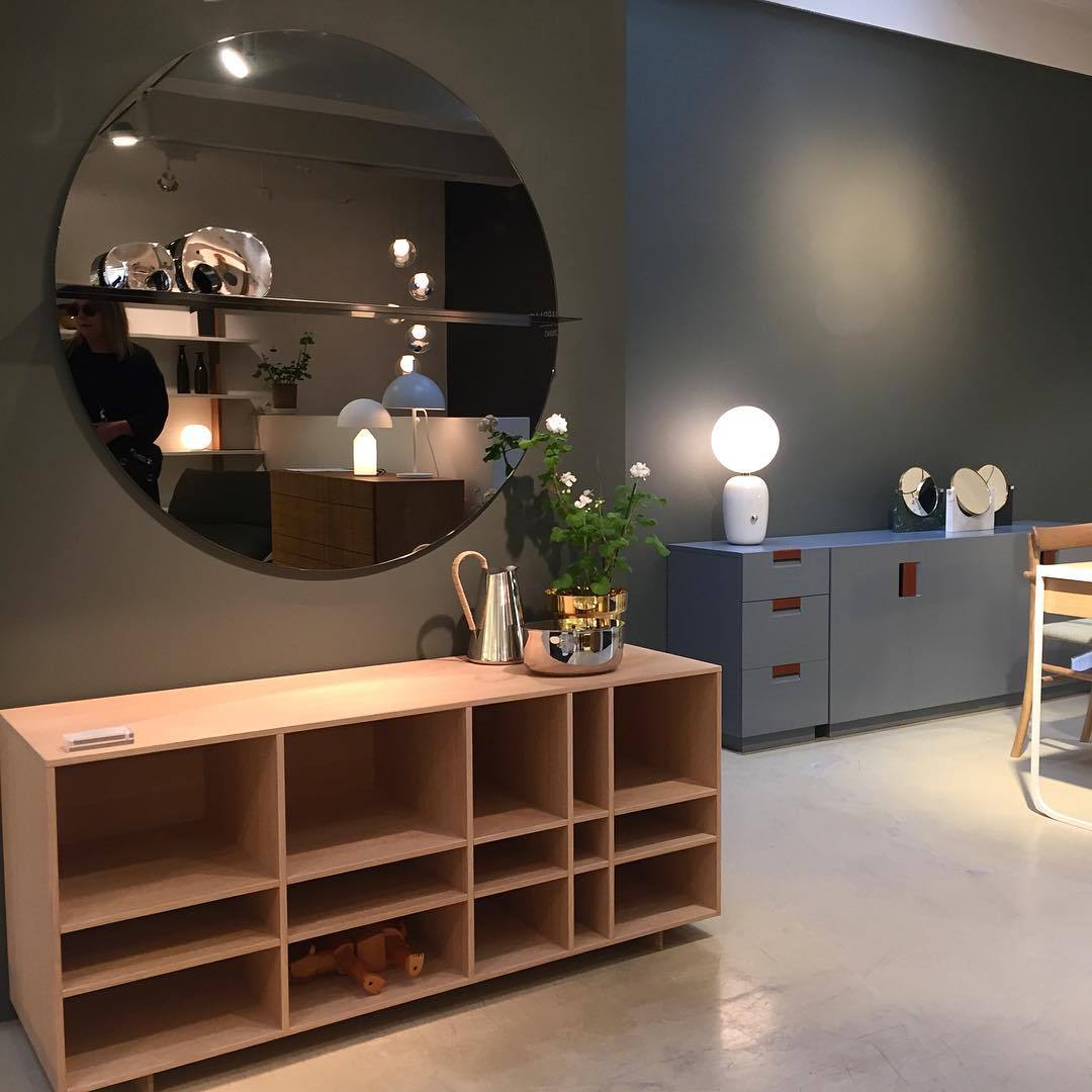 Minimalist Spherical Table Lamp with Cylindrical Base