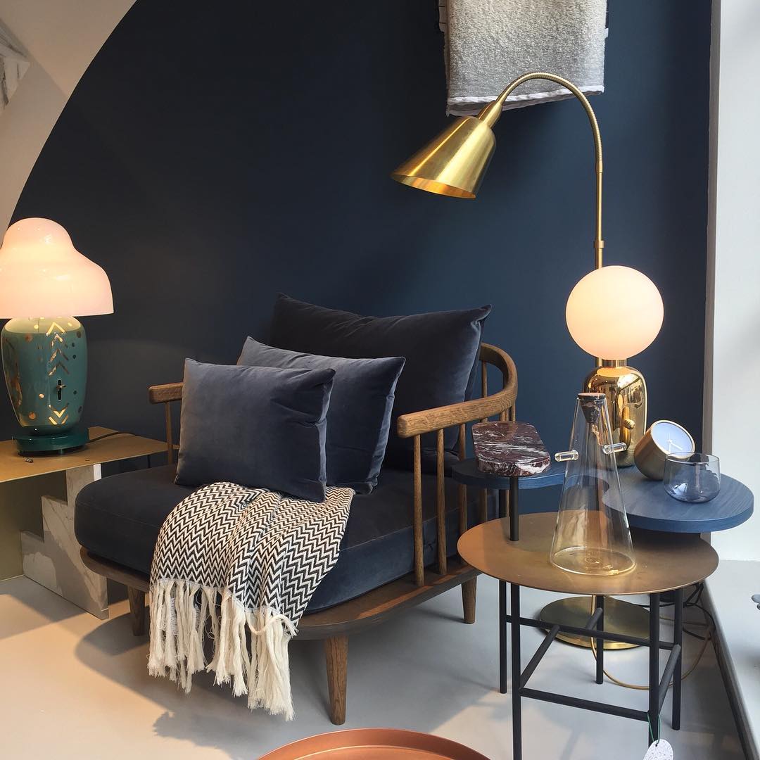 Minimalist Spherical Table Lamp with Cylindrical Base