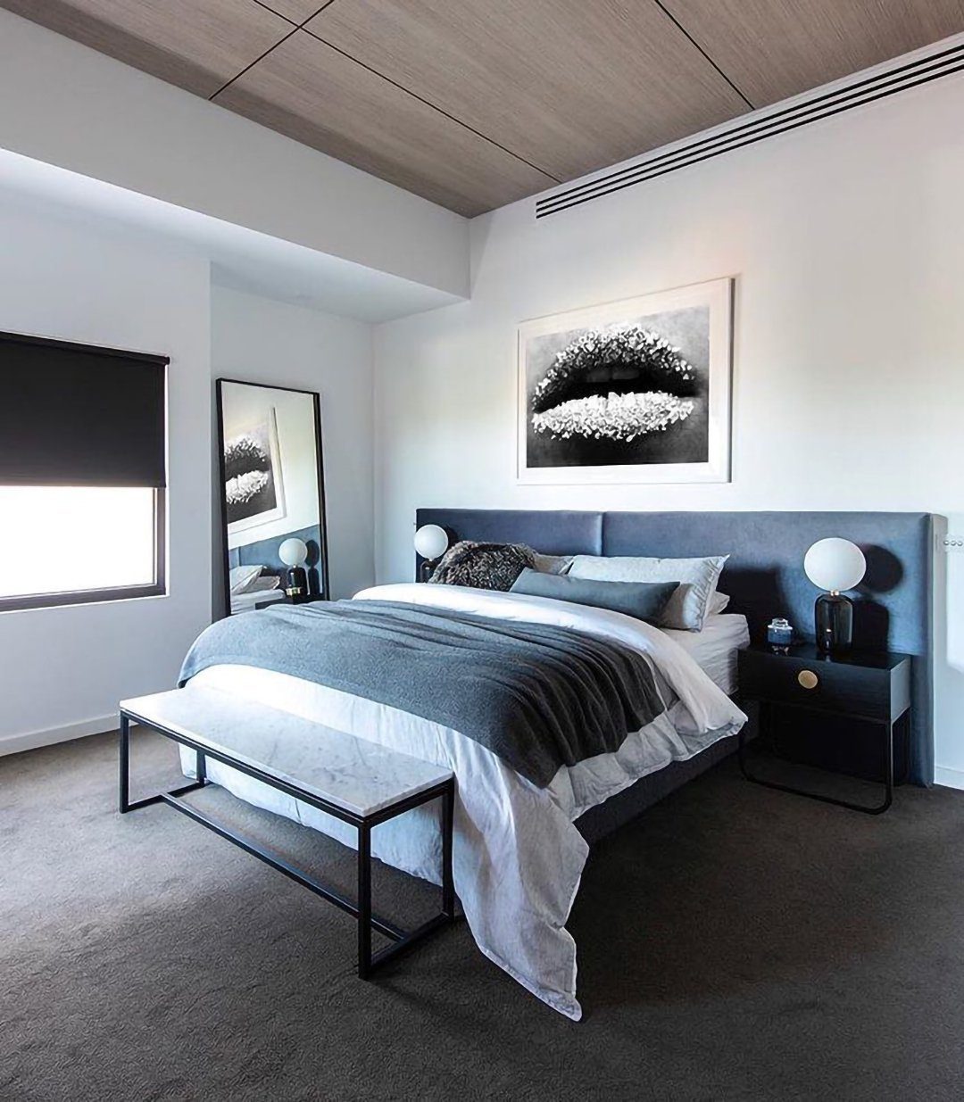 Minimalist Spherical Table Lamp with Cylindrical Base