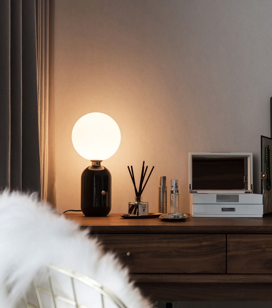 Minimalist Spherical Table Lamp with Cylindrical Base