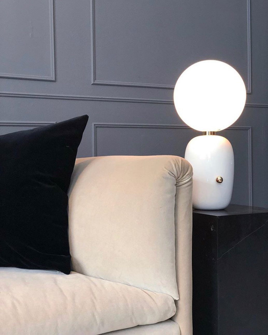 Minimalist Spherical Table Lamp with Cylindrical Base