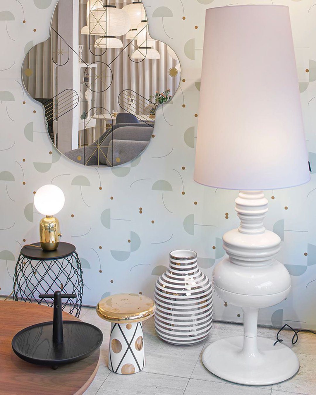 Minimalist Spherical Table Lamp with Cylindrical Base