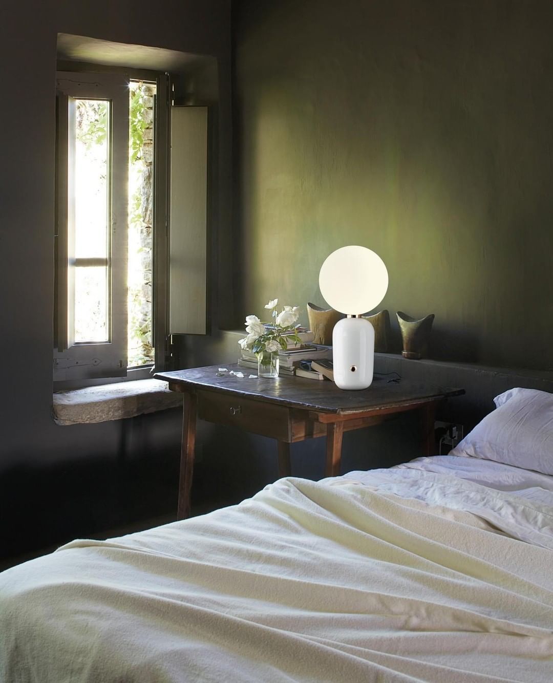 Minimalist Spherical Table Lamp with Cylindrical Base