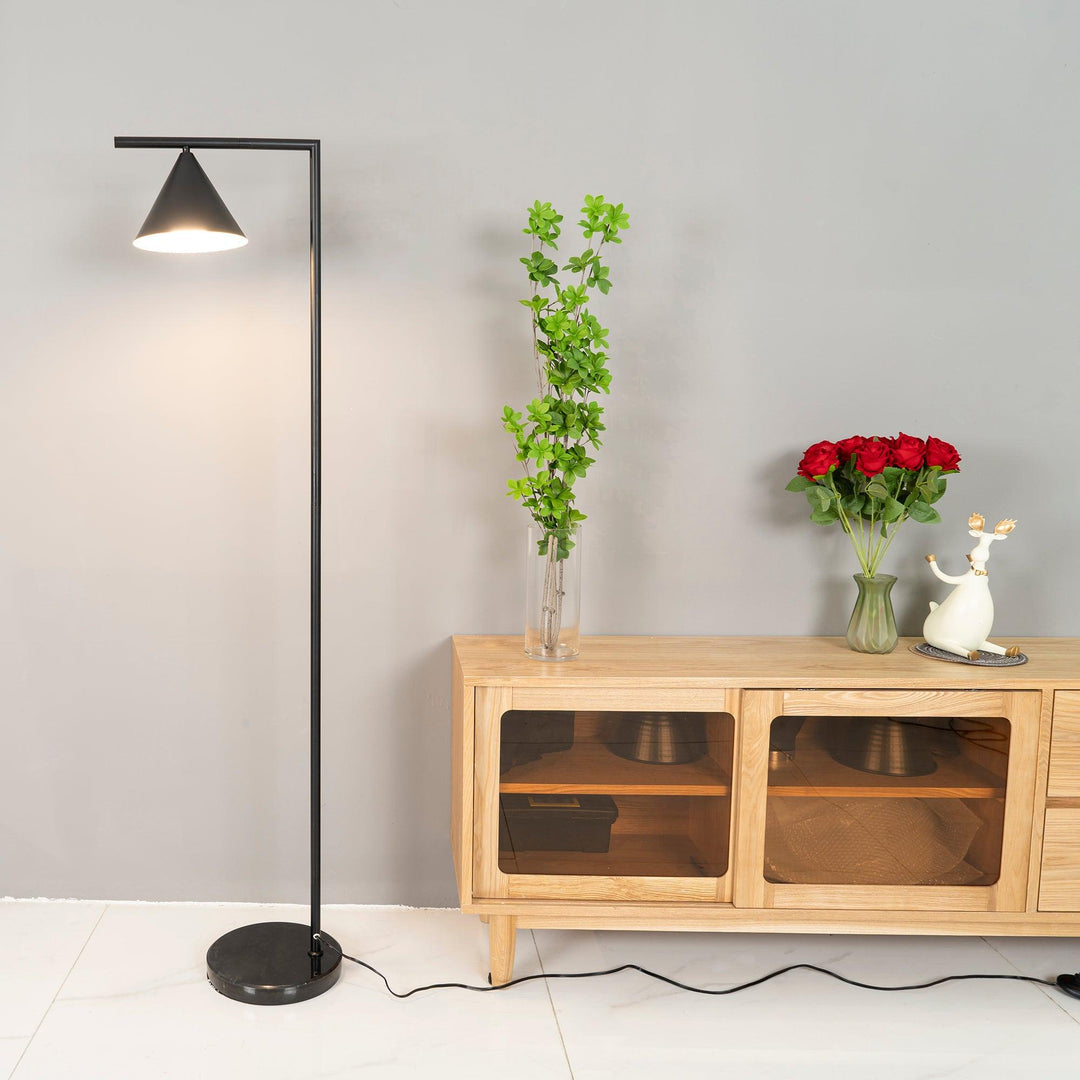 Minimalist Floor Lamp – Conical Rotating Diffuser