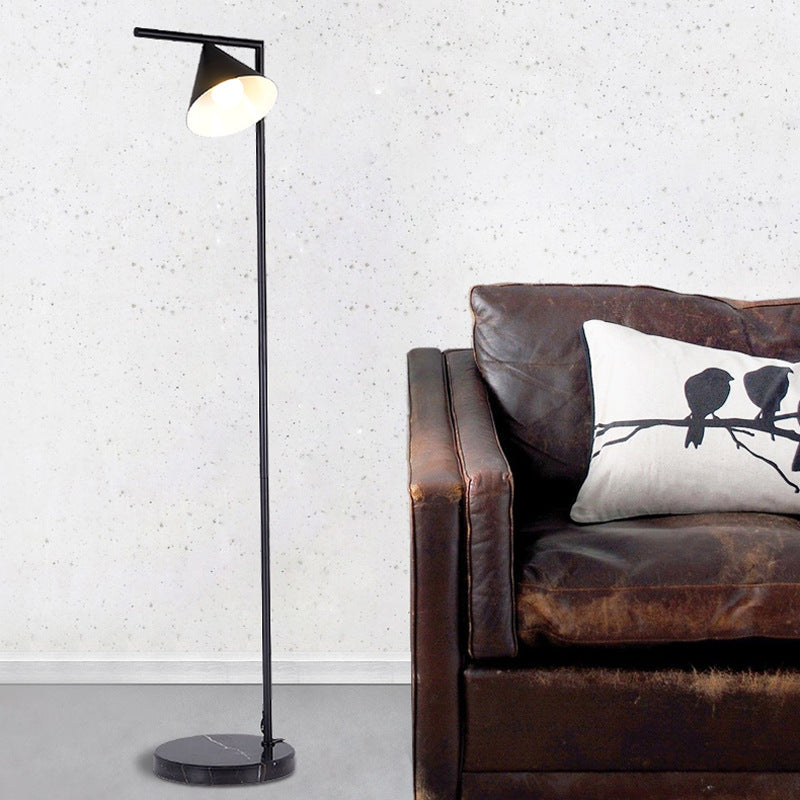 Minimalist Floor Lamp – Conical Rotating Diffuser