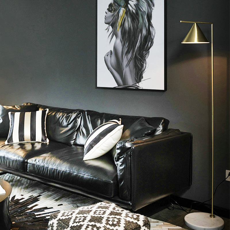 Minimalist Floor Lamp – Conical Rotating Diffuser