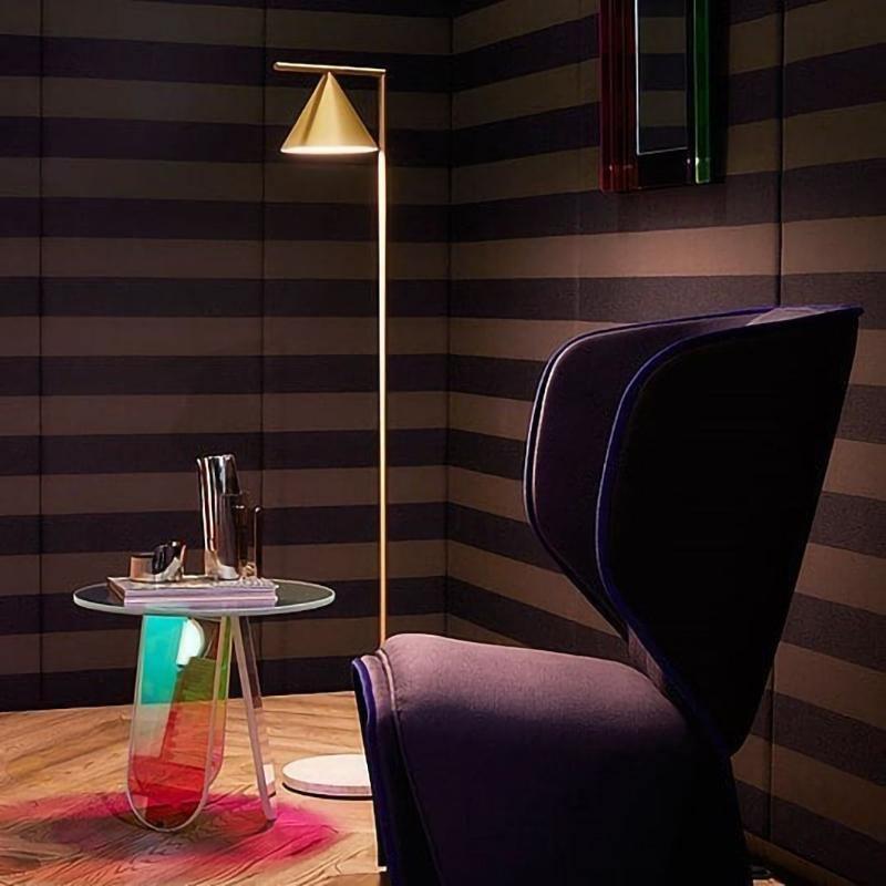 Minimalist Floor Lamp – Conical Rotating Diffuser