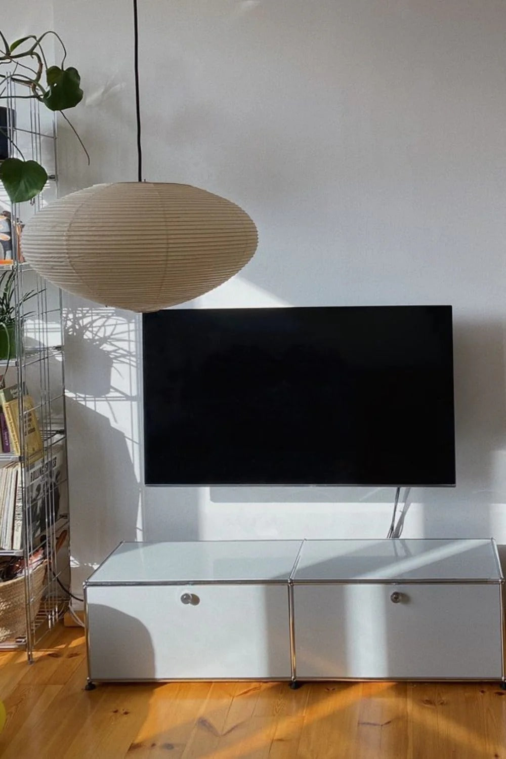 Japandi Ellipsoidal Parallel-Ribbed Pendant Light