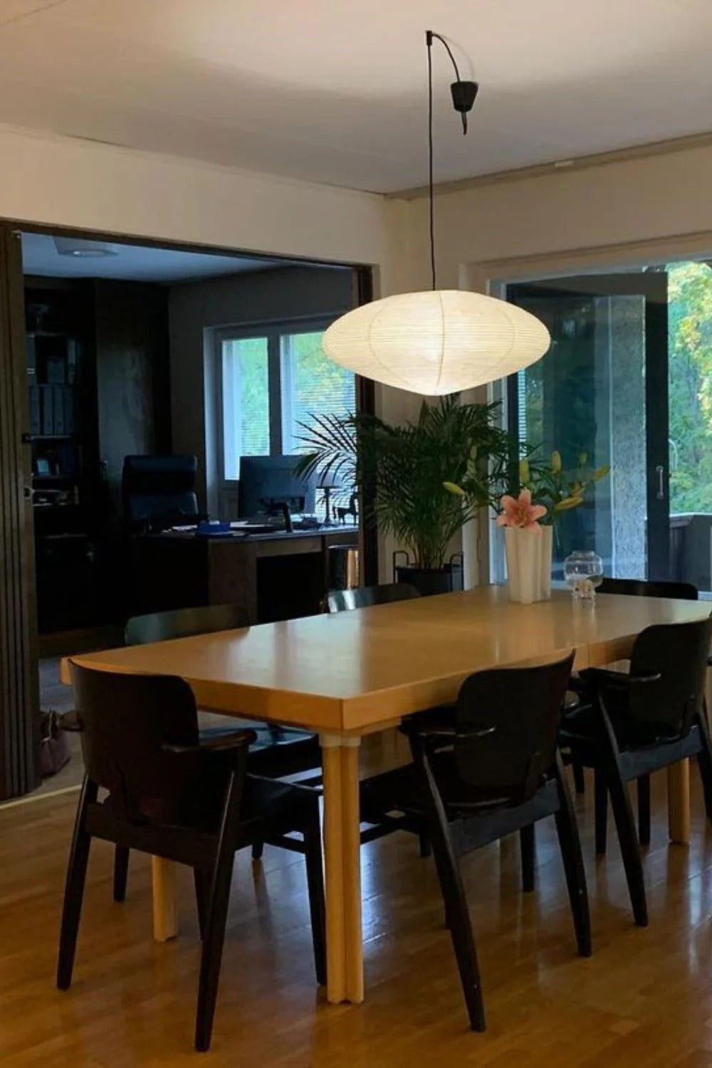 Japandi Ellipsoidal Parallel-Ribbed Pendant Light