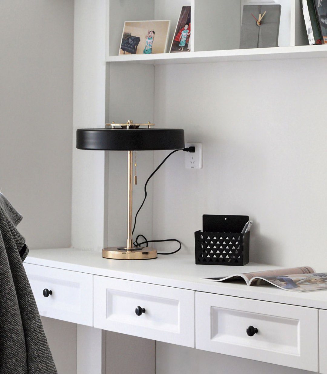 Bauhaus Table Lamp with Cylindrical Shade Design