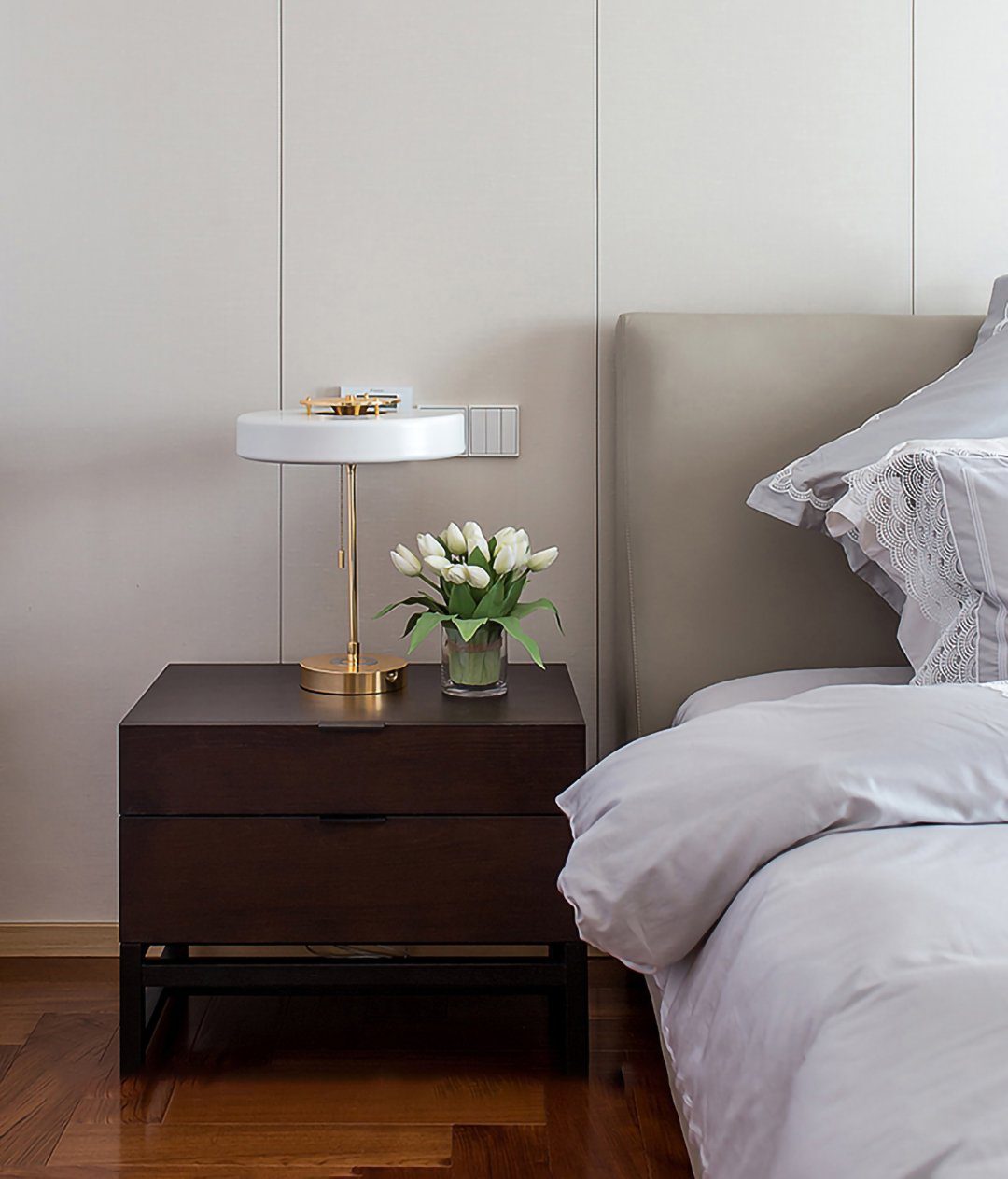 Bauhaus Table Lamp with Cylindrical Shade Design