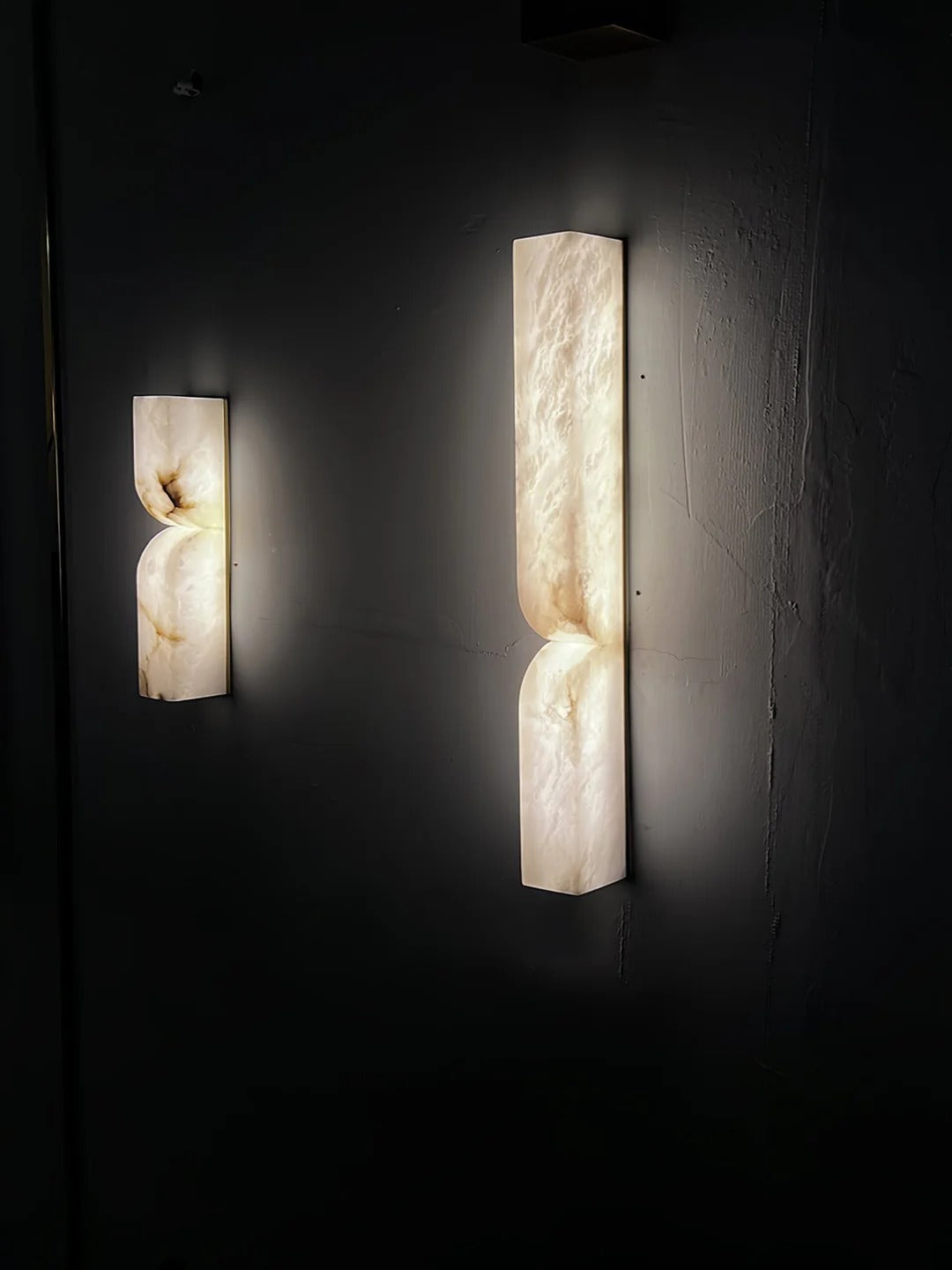 Minimalist Structured Dual-Curve Wall Sconce LED
