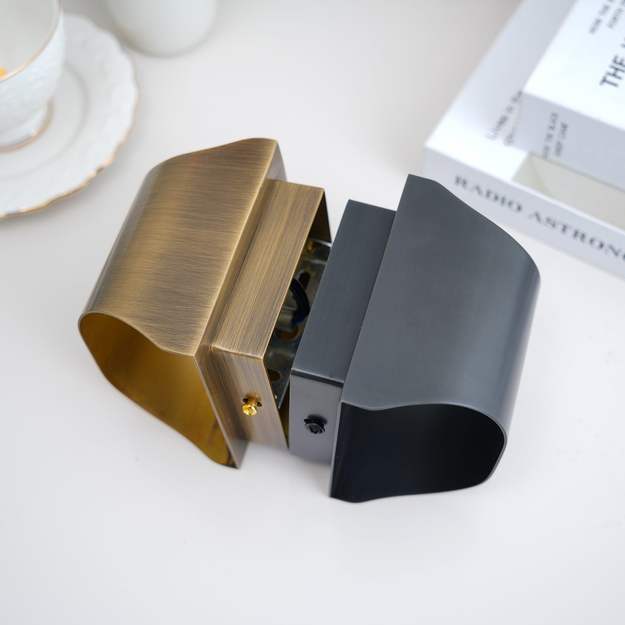 Art Deco Wall Sconce Featuring Smooth Contour