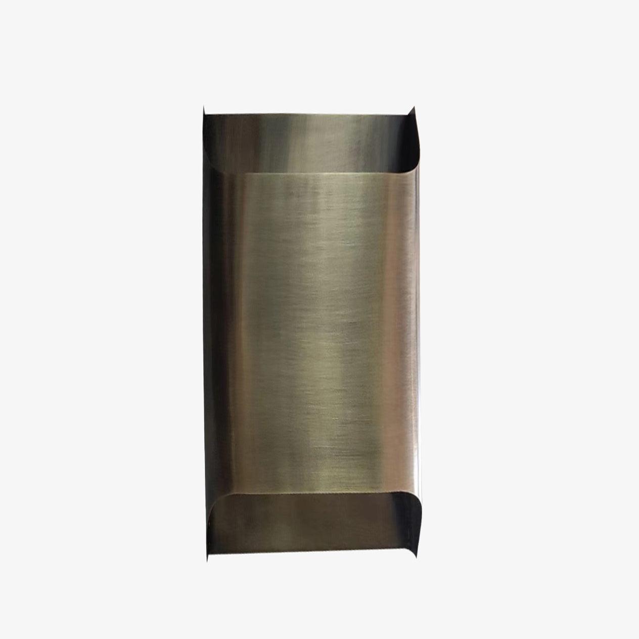 Art Deco Wall Sconce Featuring Smooth Contour
