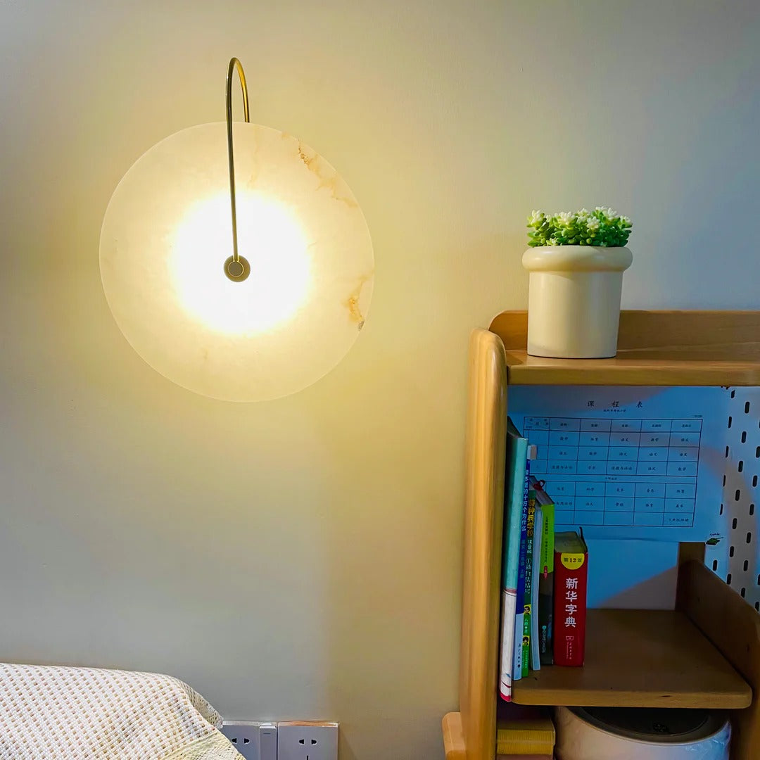 Minimalist LED Wall Sconce featuring Circular Arc