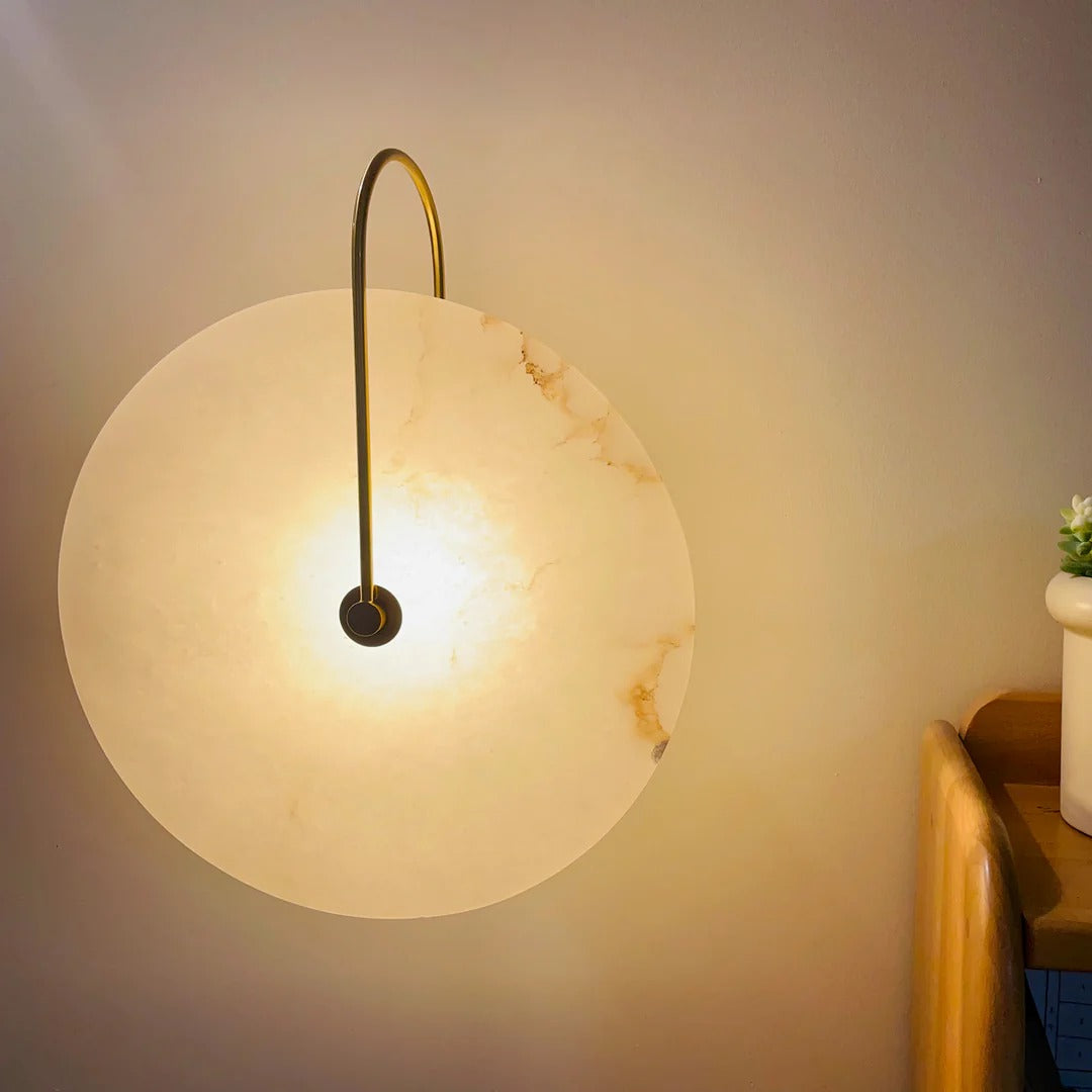 Minimalist LED Wall Sconce featuring Circular Arc