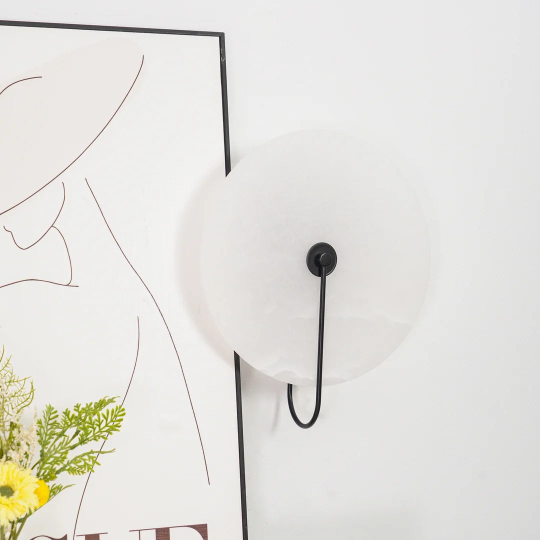 Minimalist LED Wall Sconce featuring Circular Arc