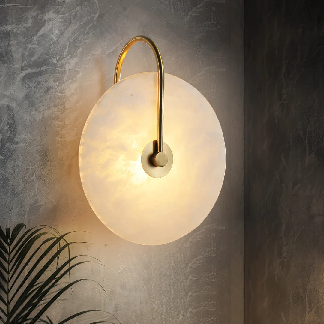 Minimalist LED Wall Sconce featuring Circular Arc