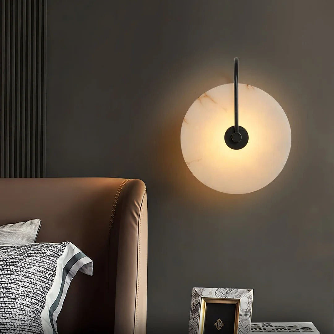 Minimalist LED Wall Sconce featuring Circular Arc