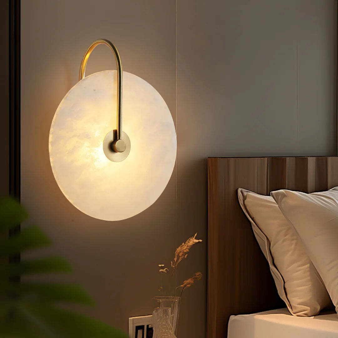 Minimalist LED Wall Sconce featuring Circular Arc