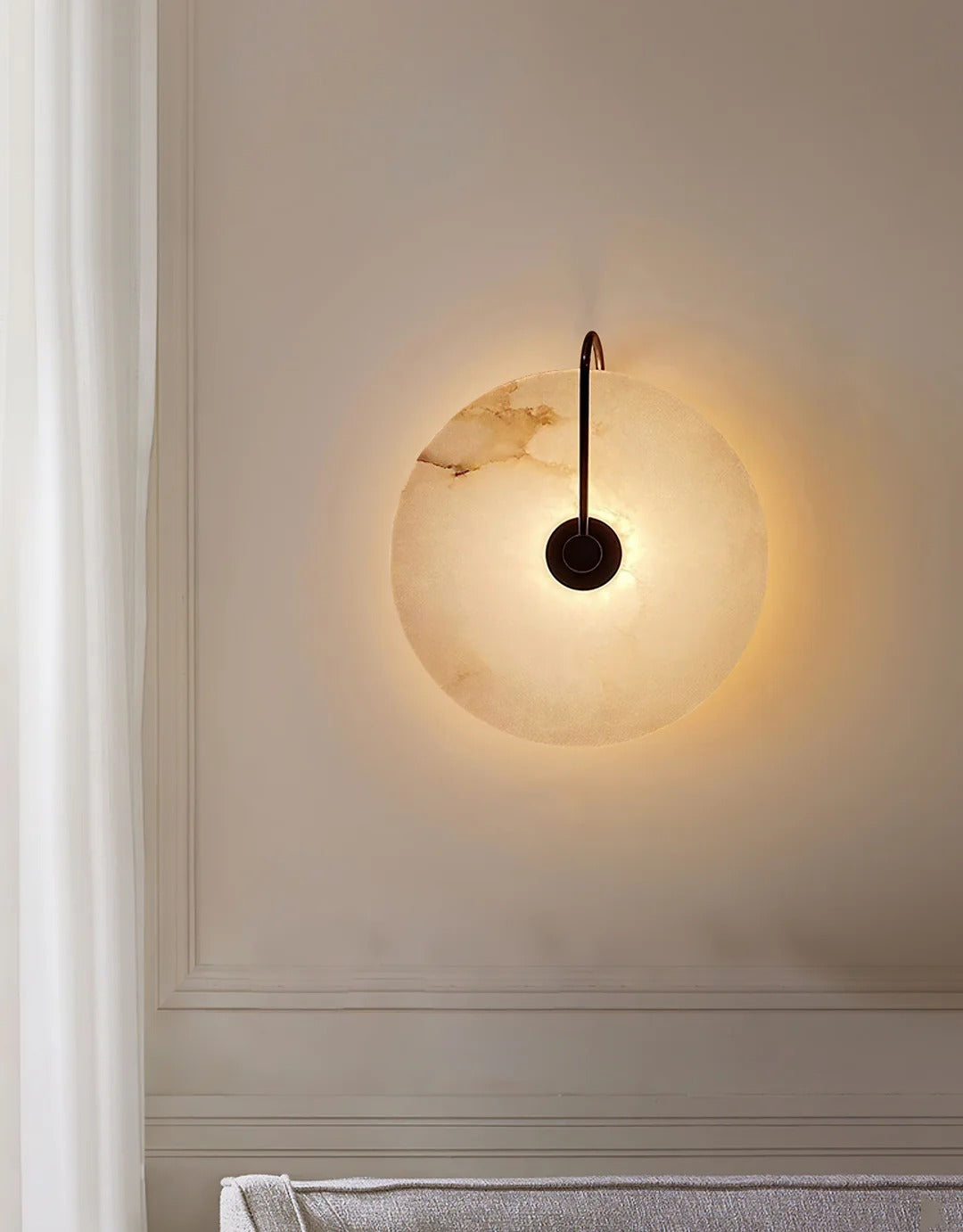 Minimalist LED Wall Sconce featuring Circular Arc