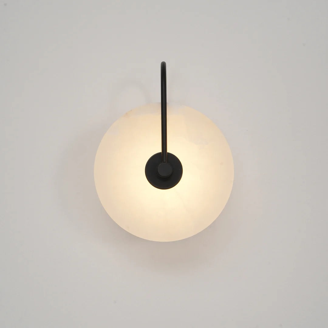 Minimalist LED Wall Sconce featuring Circular Arc