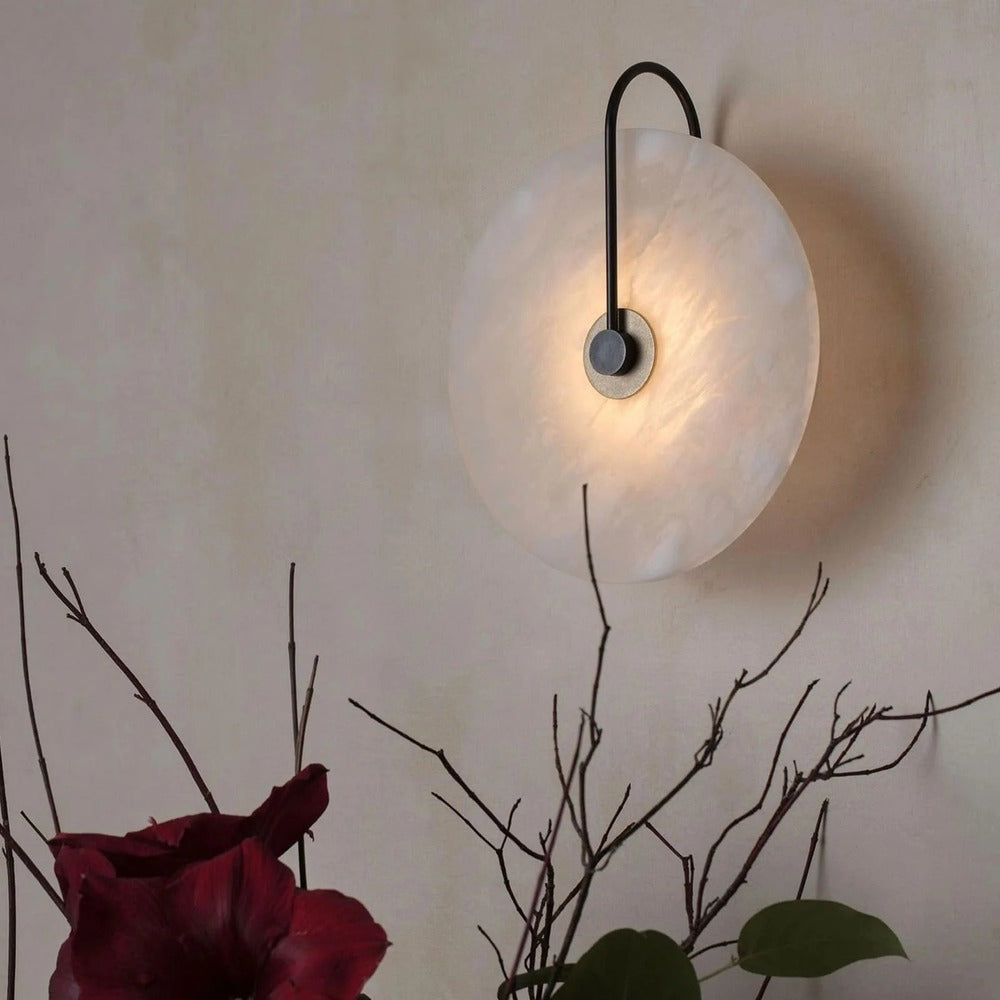 Minimalist LED Wall Sconce featuring Circular Arc