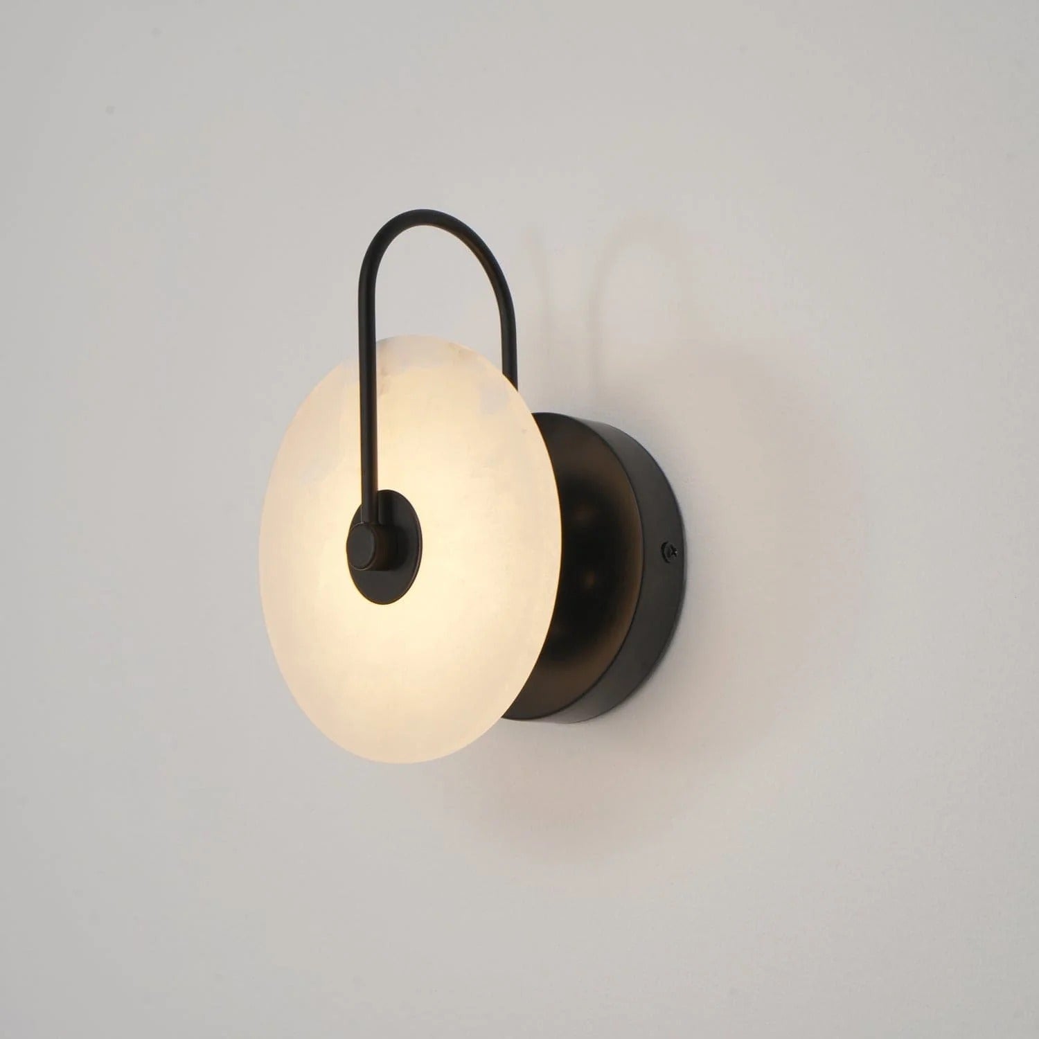 Minimalist LED Wall Sconce featuring Circular Arc