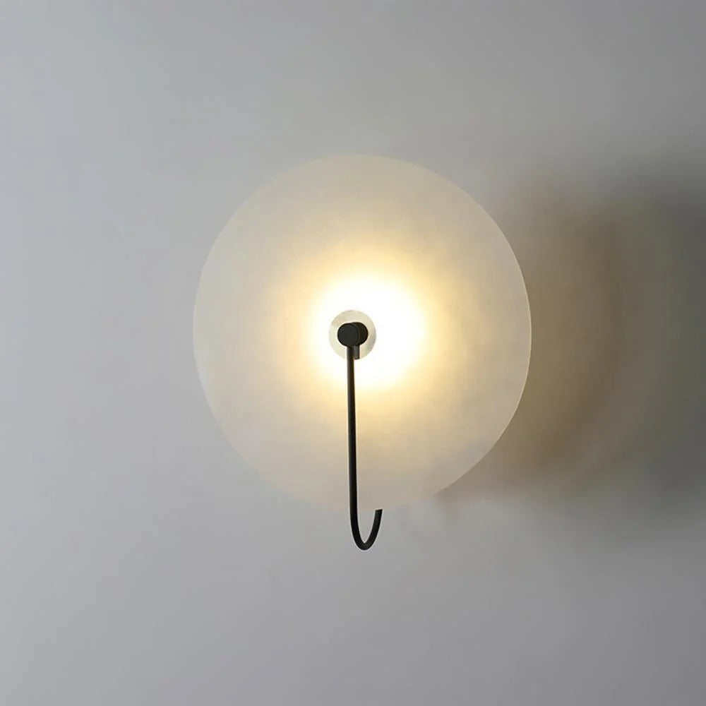 Minimalist LED Wall Sconce featuring Circular Arc