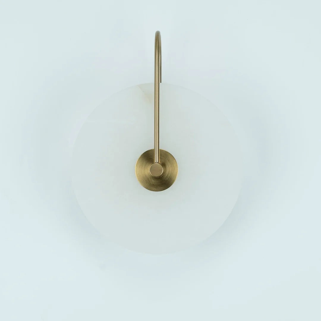 Minimalist LED Wall Sconce featuring Circular Arc