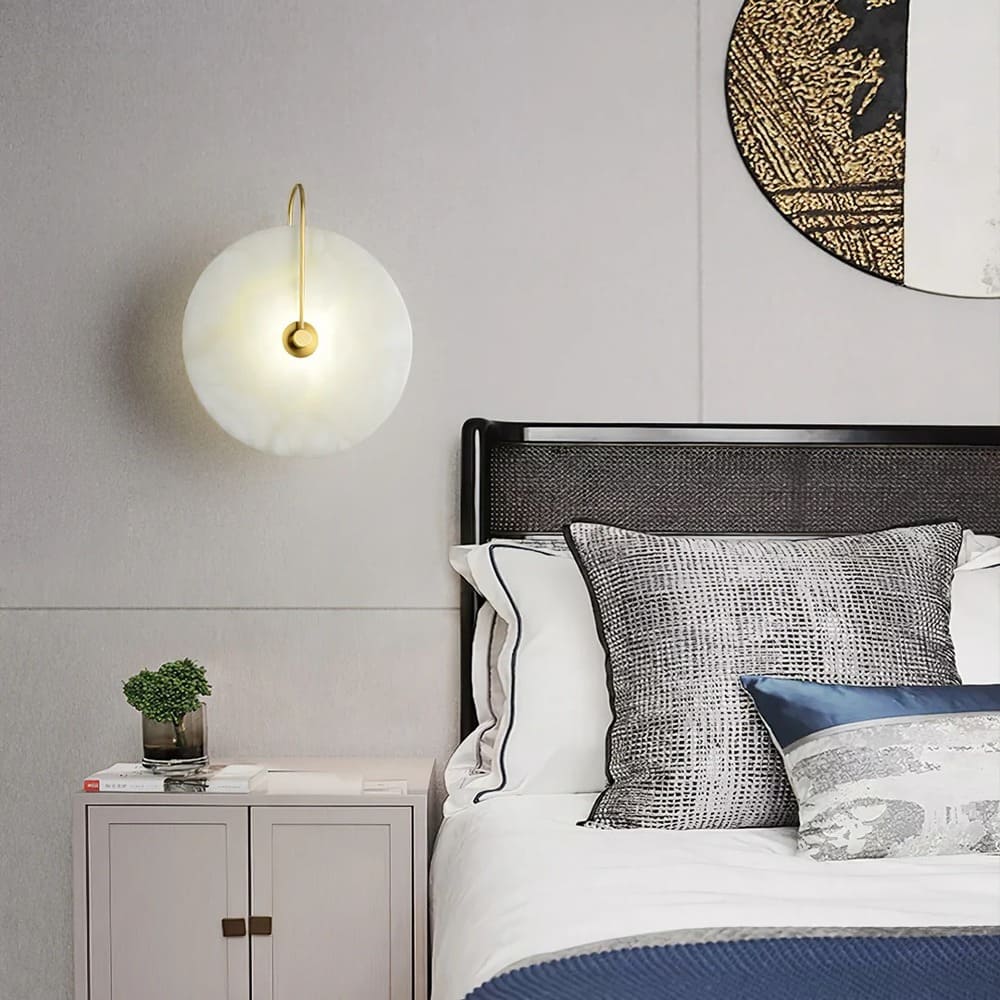Minimalist LED Wall Sconce featuring Circular Arc