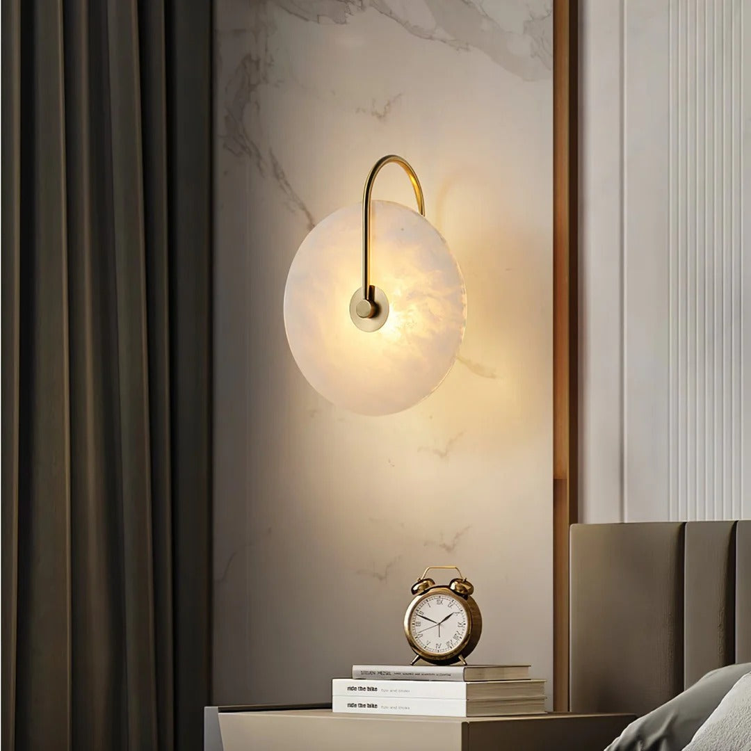 Minimalist LED Wall Sconce featuring Circular Arc