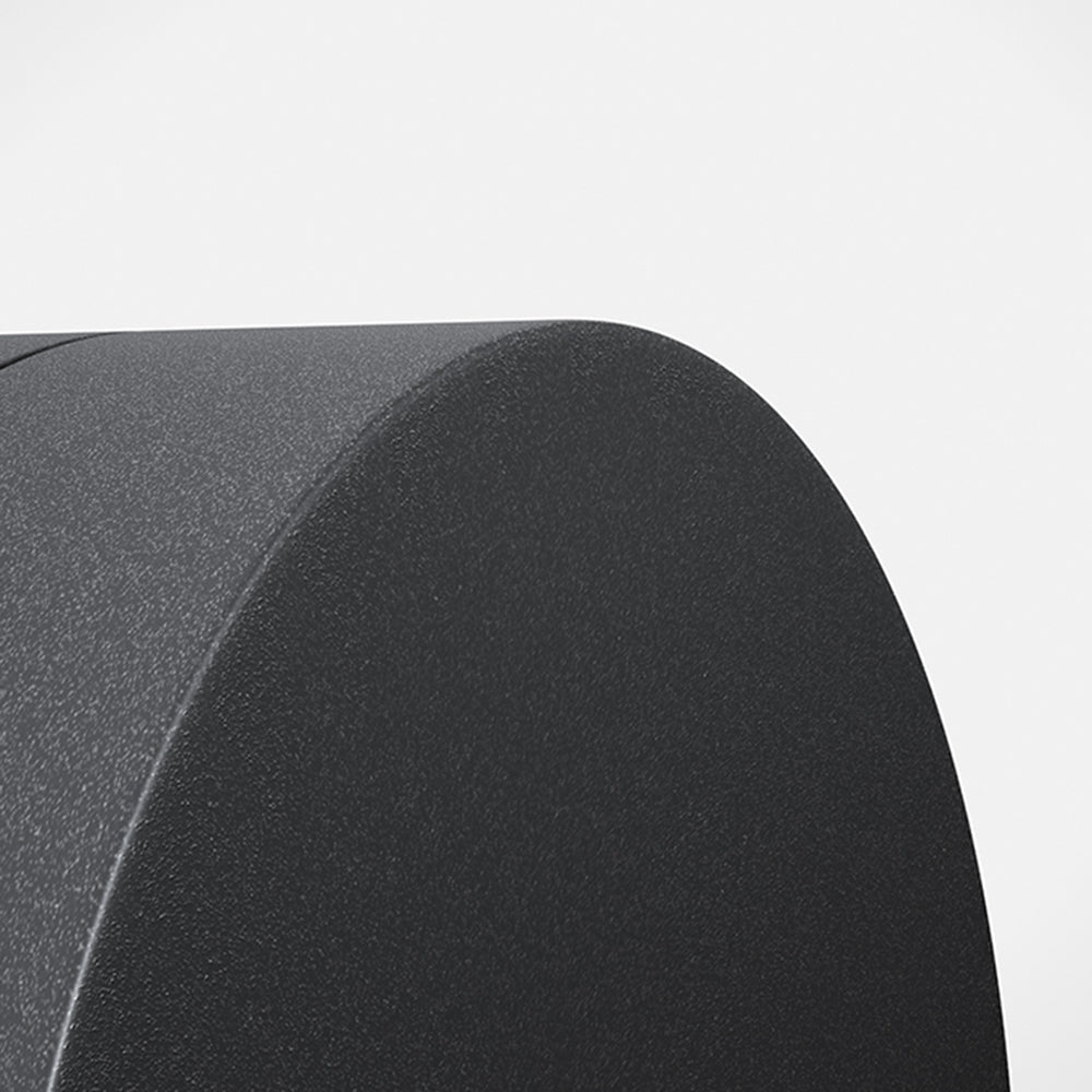 Minimalist Outdoor Wall Light – Round, Waterproof Metal Design