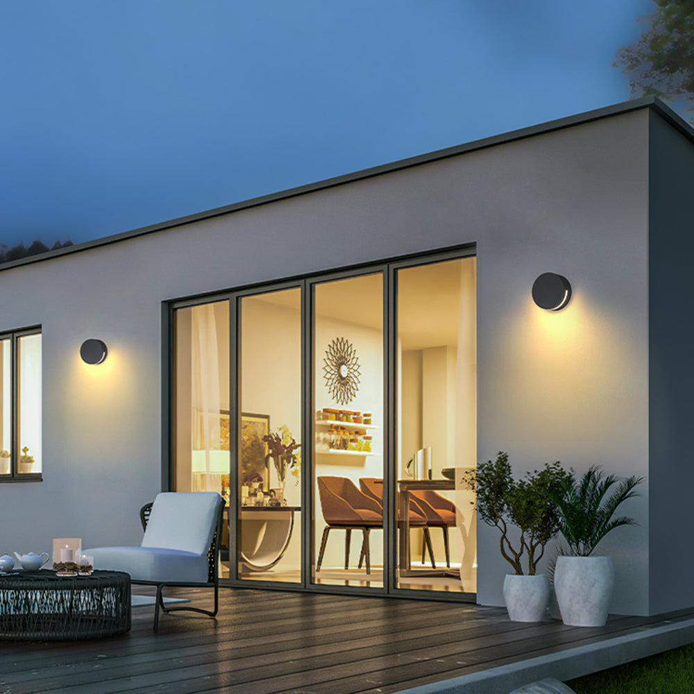 Minimalist Outdoor Wall Light – Round, Waterproof Metal Design
