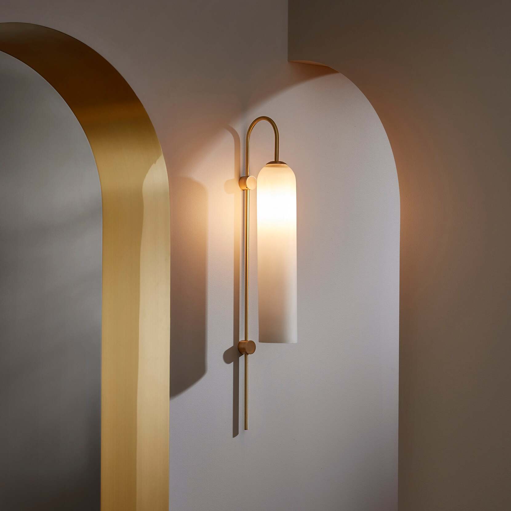 Modern Minimalist Wall Sconce – Cylindrical Glass