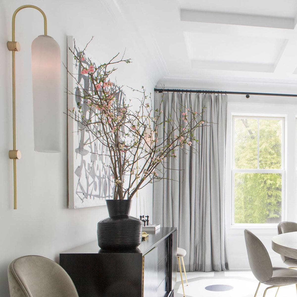 Modern Minimalist Wall Sconce – Cylindrical Glass