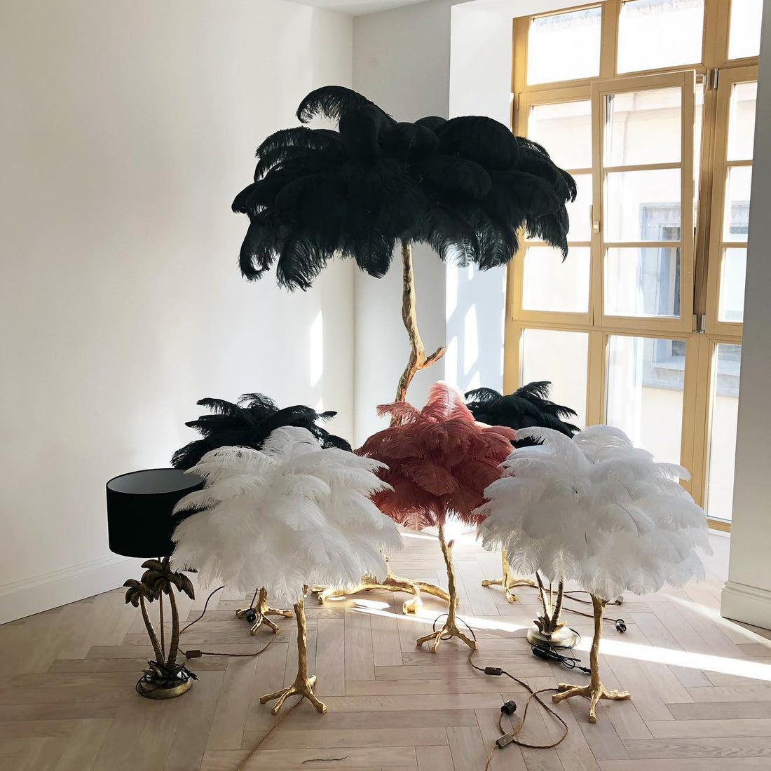 Art Deco Table Lamp – Curved Feather Arrangement