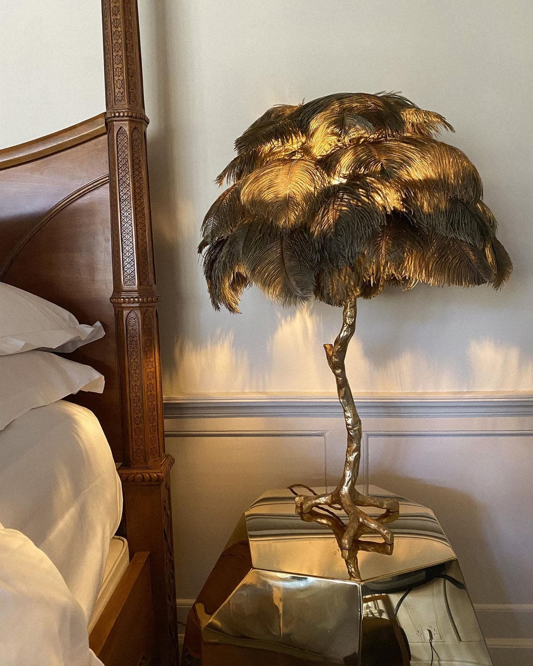 Art Deco Table Lamp – Curved Feather Arrangement