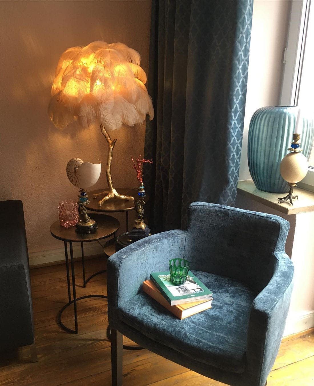 Art Deco Table Lamp – Curved Feather Arrangement
