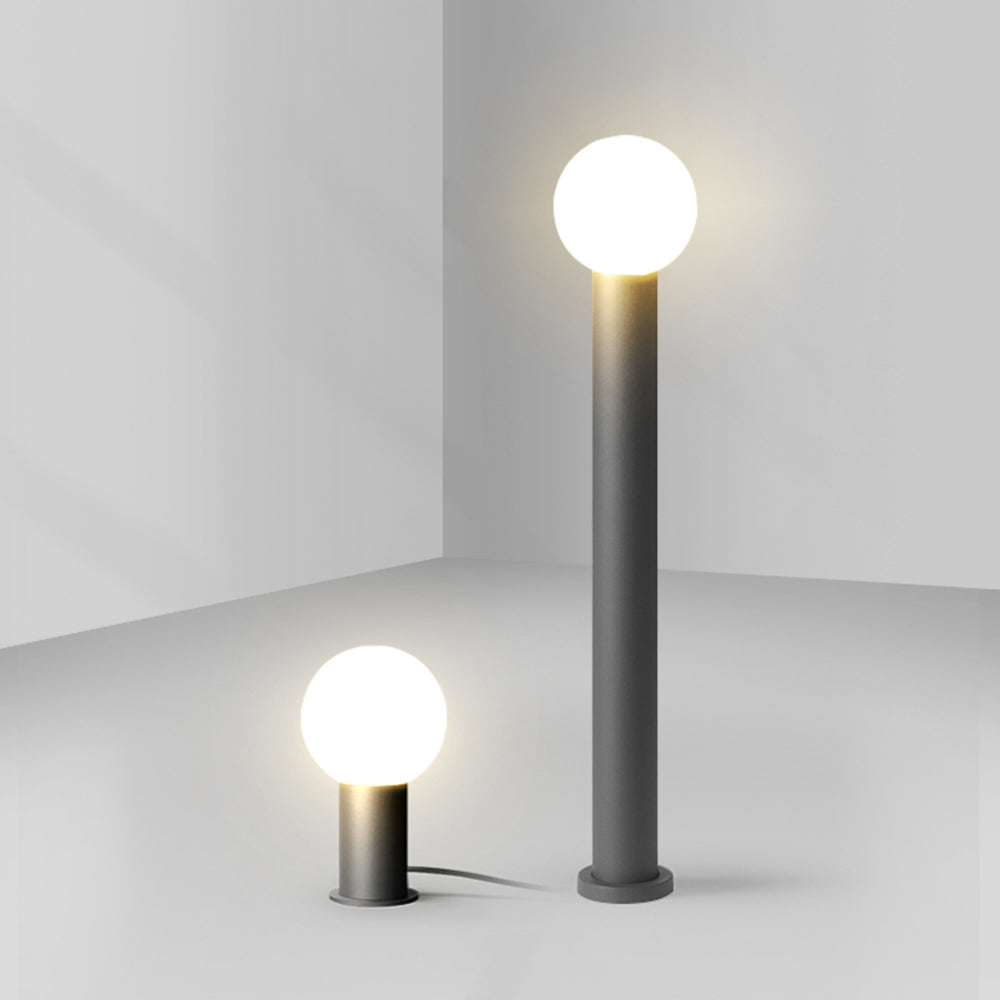 Outdoor Bollard Light – Diffused Warm Ambiance