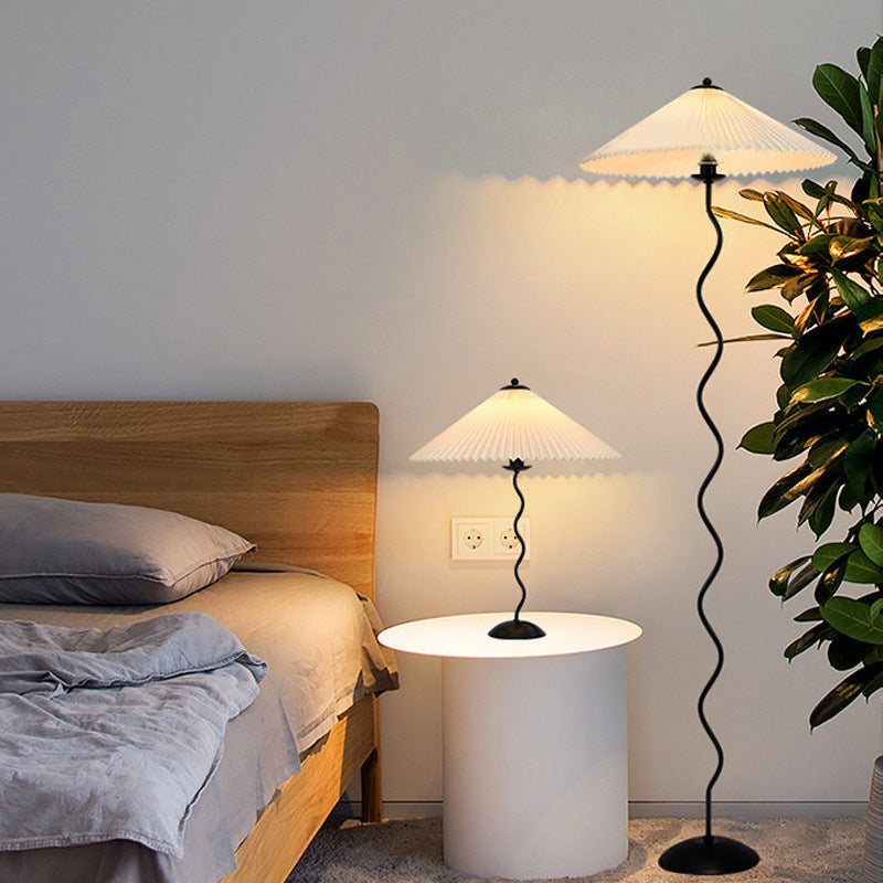 Vintage Table Lamp with Pleated-cone/Wavy-leg Design
