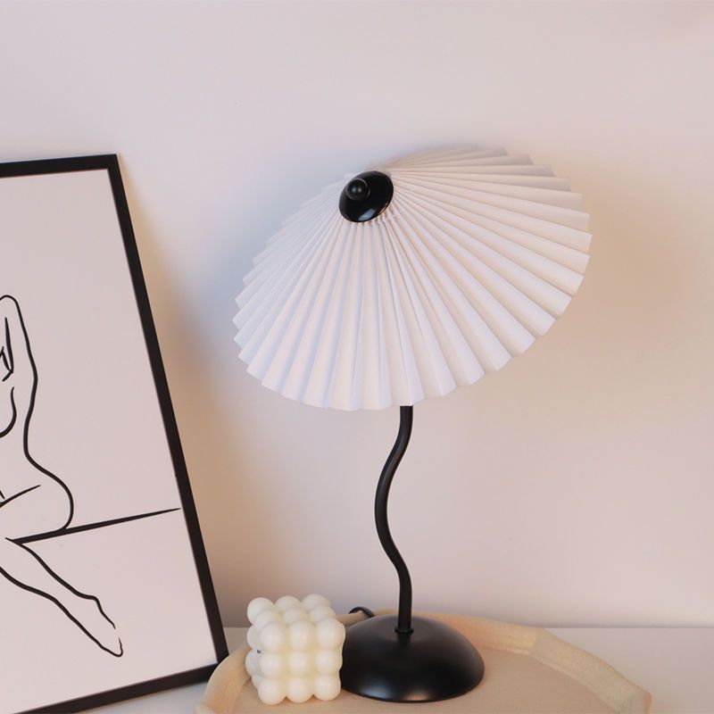 Vintage Table Lamp with Pleated-cone/Wavy-leg Design