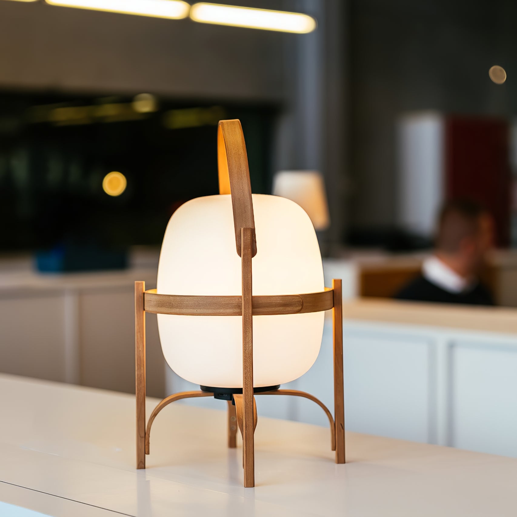 Minimalist Table Lamp – Oval Arched Silhouette