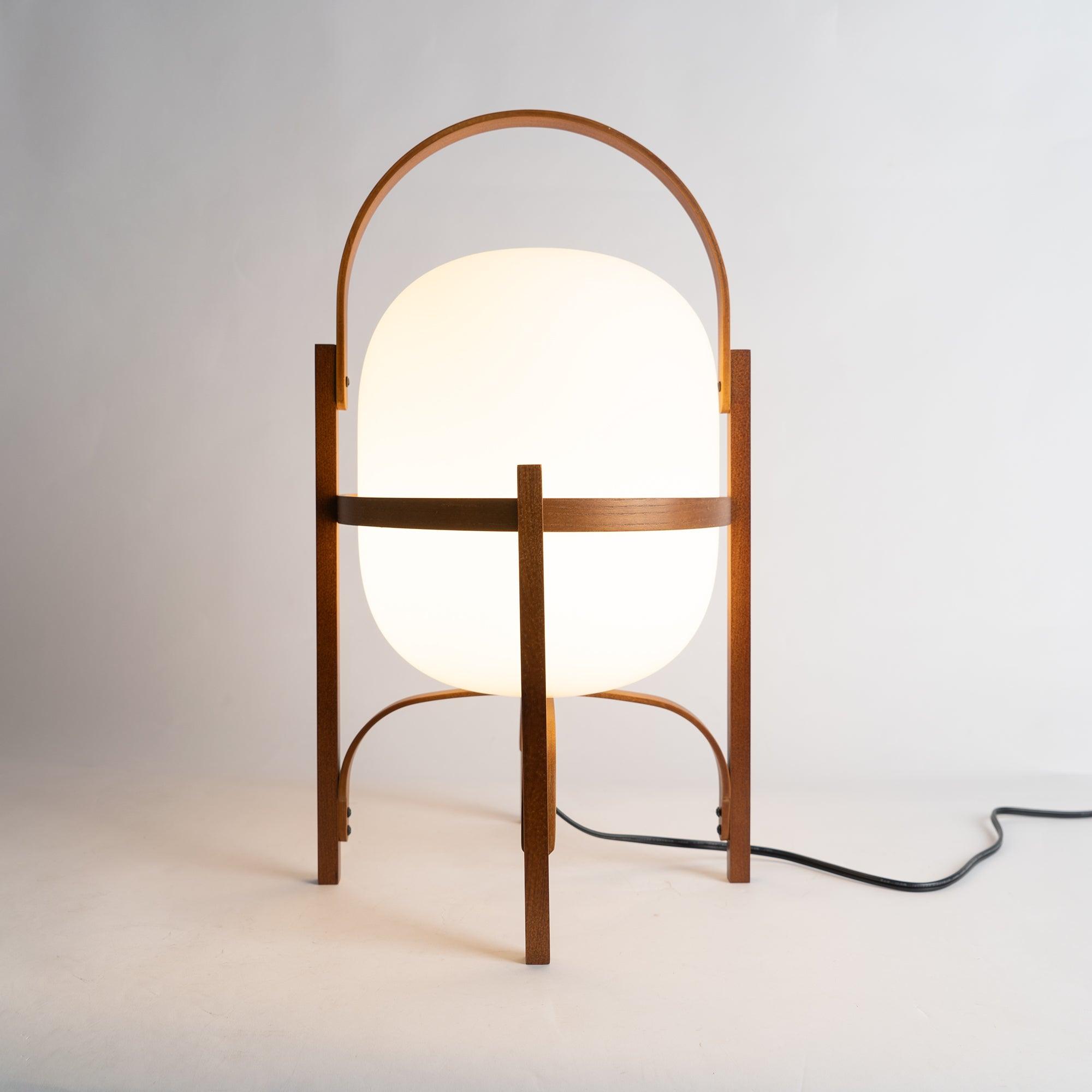 Minimalist Table Lamp – Oval Arched Silhouette