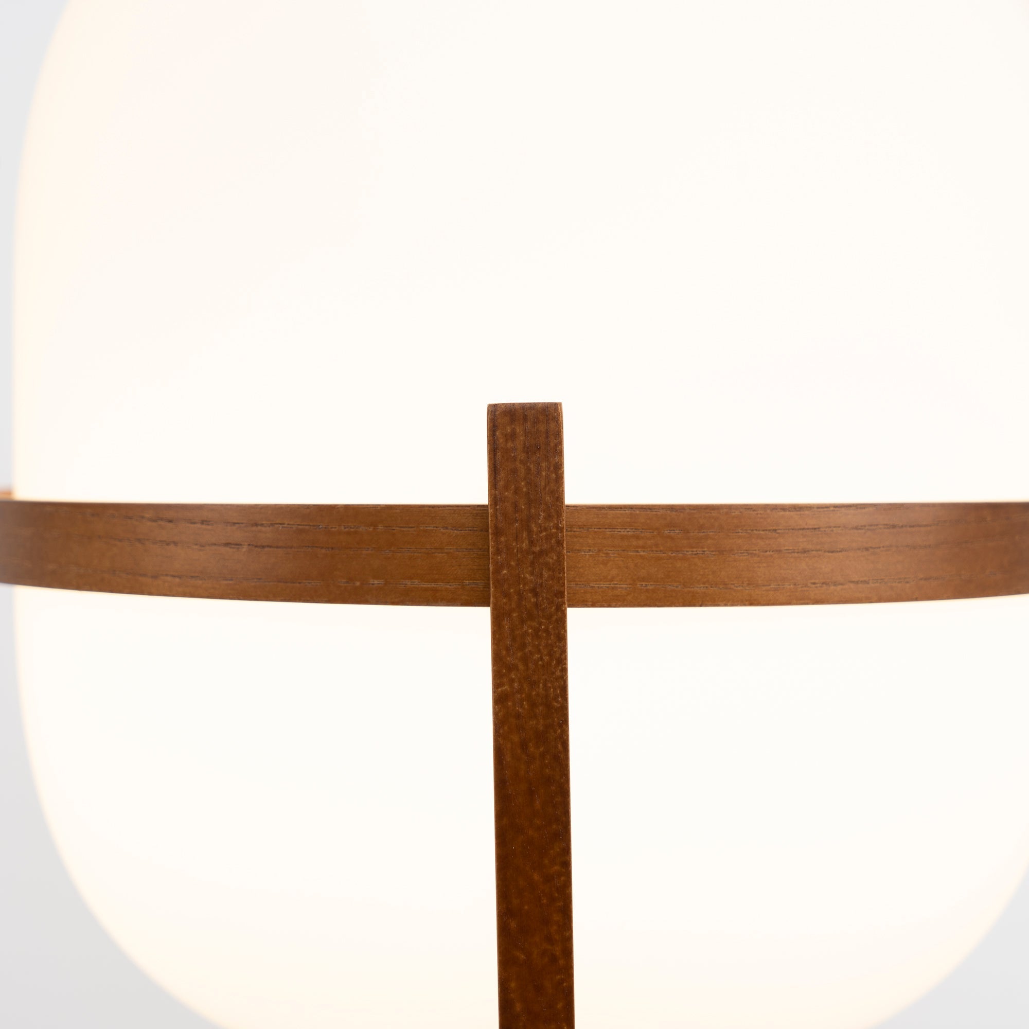 Minimalist Table Lamp – Oval Arched Silhouette