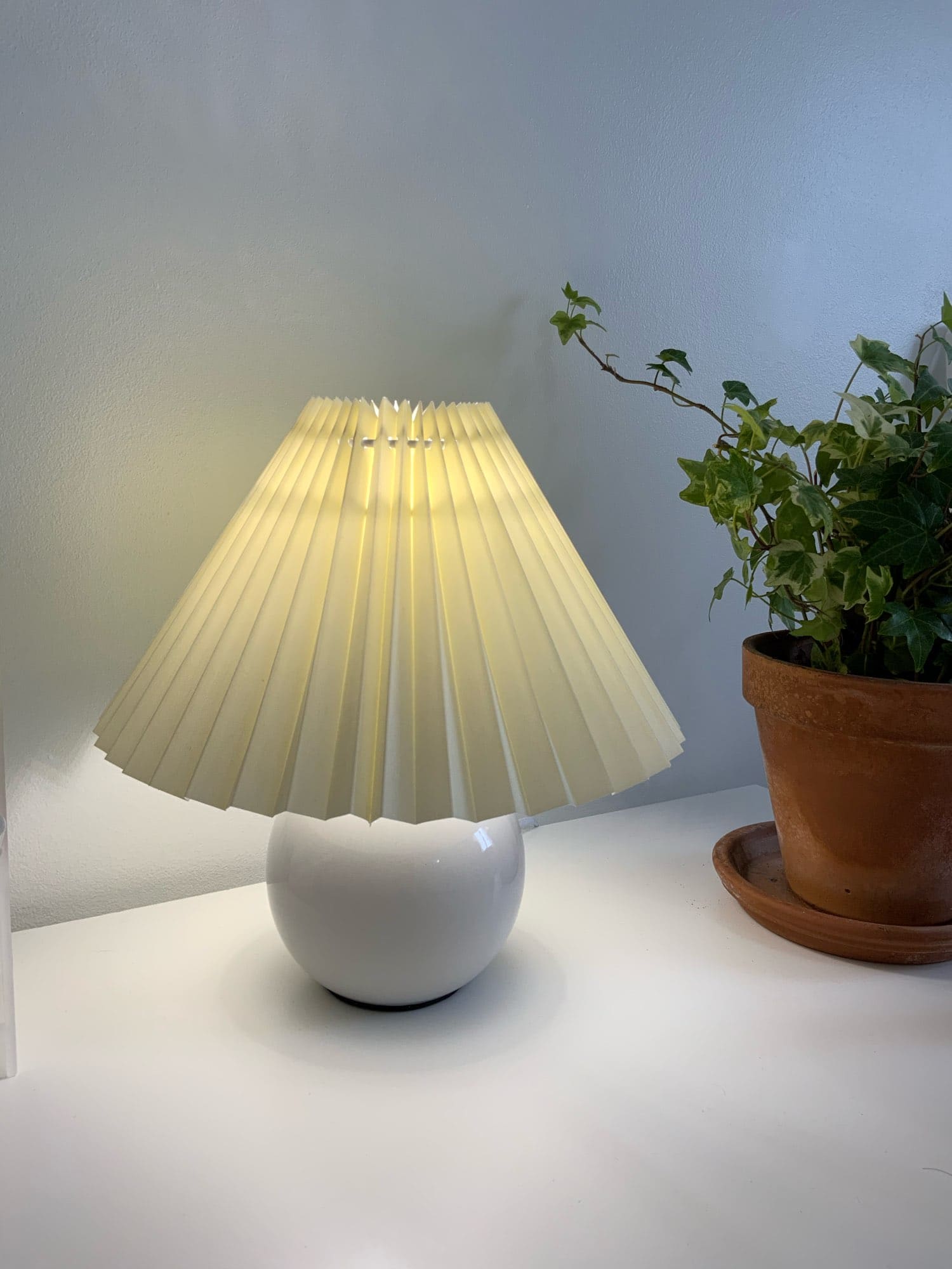 Rattan Ball Lamp with Pleated Lampshade - Vintage Charm for Any Room