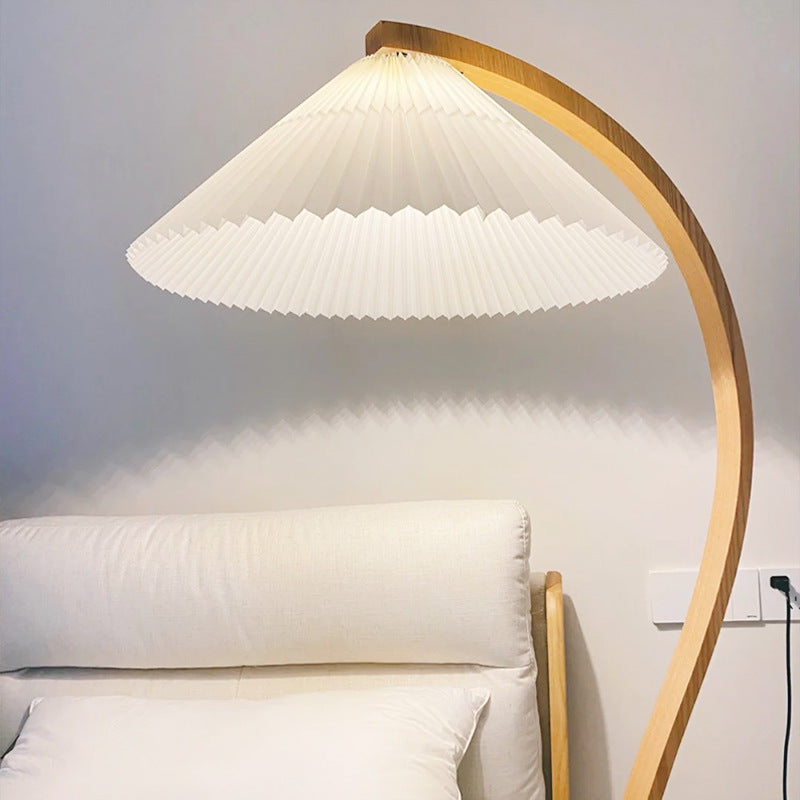 Minimalist Floor Lamp with Curved C-Shaped Base