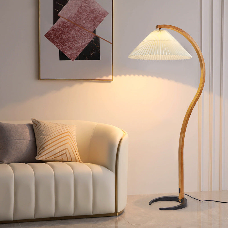 Minimalist Floor Lamp with Curved C-Shaped Base